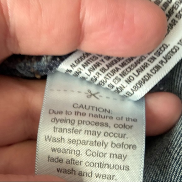 Universal Thread Women's Blue Distressed Jeans 6 - Picture 12 of 15